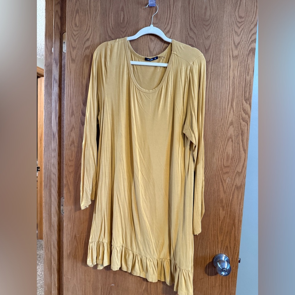 Annabelle Golden Long Sleeve Dress